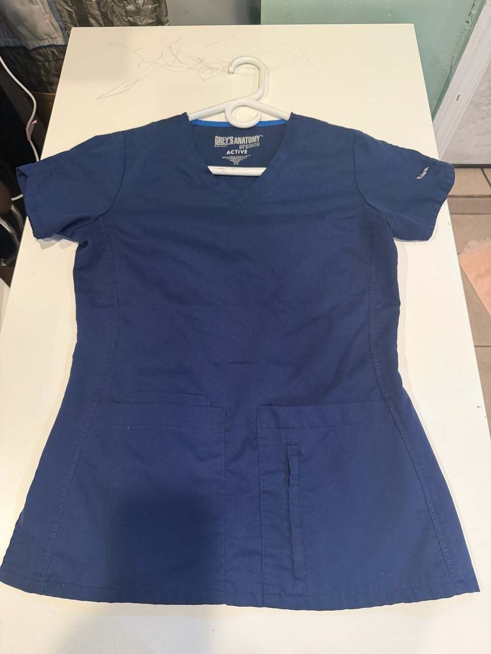 Grey's Anatomy by Barco Active V-Neck Women's Scrub Top Navy Blue Size XS